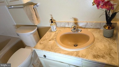 BEST VALUE CO-OP IN MONTGOMERY MUTUAL!  Move-in ready. Freshly - photo 11
