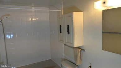 BEST VALUE CO-OP IN MONTGOMERY MUTUAL!  Move-in ready. Freshly - photo 13