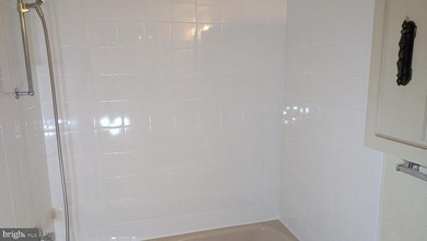 BEST VALUE CO-OP IN MONTGOMERY MUTUAL!  Move-in ready. Freshly - photo 14