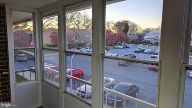 BEST VALUE CO-OP IN MONTGOMERY MUTUAL!  Move-in ready. Freshly - photo 21