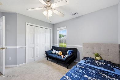 This beautiful three bedroom, two bathroom has vaulted ceilings - photo 22