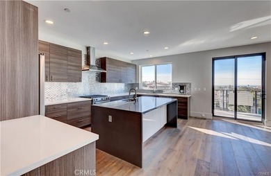 Newer Detached CONTEMPORARY STYLE OCEAN VIEW Town Home! - photo 27