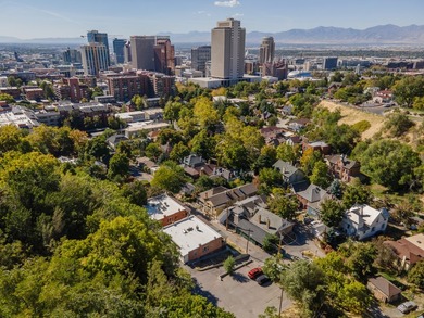 Spencer Court Apartments is a unique 22-unit multifamily - photo 7