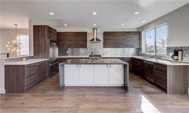 Newer Detached CONTEMPORARY STYLE OCEAN VIEW Town Home! - photo 29
