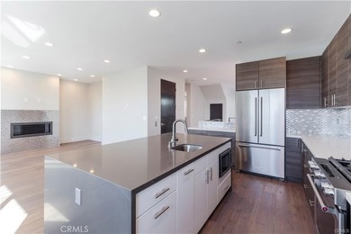Newer Detached CONTEMPORARY STYLE OCEAN VIEW Town Home! - photo 30