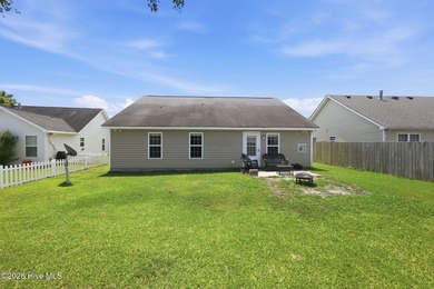 This beautiful three bedroom, two bathroom has vaulted ceilings - photo 33