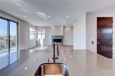 Newer Detached CONTEMPORARY STYLE OCEAN VIEW Town Home! - photo 34