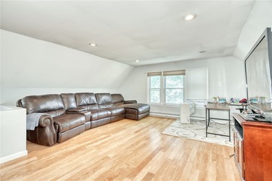 Welcome to 10 Menlo Place! Nestled on one of Rochester's most - photo 35