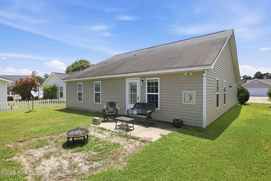 This beautiful three bedroom, two bathroom has vaulted ceilings - photo 36