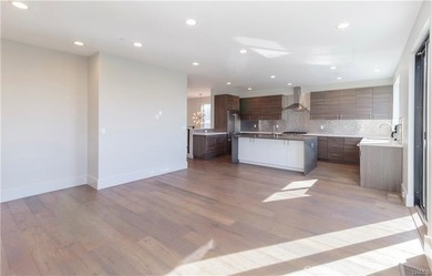 Newer Detached CONTEMPORARY STYLE OCEAN VIEW Town Home! - photo 37