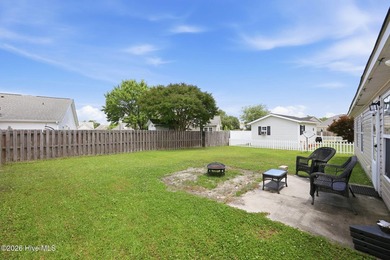 This beautiful three bedroom, two bathroom has vaulted ceilings - photo 38