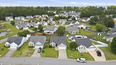 This beautiful three bedroom, two bathroom has vaulted ceilings - photo 40