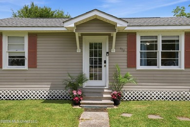 This charming, affordable two bedroom cottage brings easy living - photo 5