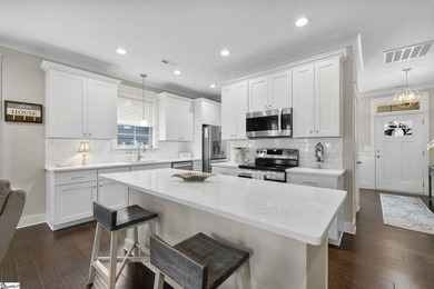 The highly sought-after Stillwaters of Lake Robinson offers more - photo 12