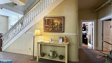 Retreat To Renowned Historic Bed & Breakfast, Vermilion Park Inn - photo 6