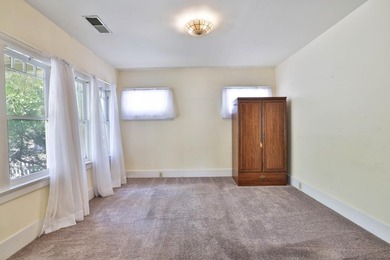 A classic Craftsman brimming with character, this 3-bedroom - photo 7