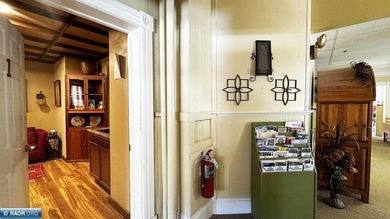Retreat To Renowned Historic Bed & Breakfast, Vermilion Park Inn - photo 8