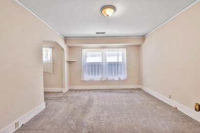 A classic Craftsman brimming with character, this 3-bedroom - photo 10
