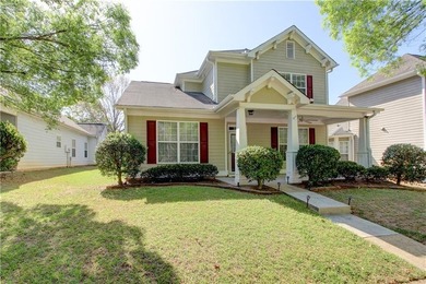 Charminig 3 bedroom / 2.5 bathroom traditional styled home is - photo 2