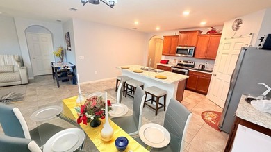 Welcome to this very well kept four-bedroom, two-bathroom - photo 8