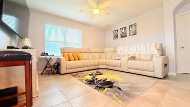 Welcome to this very well kept four-bedroom, two-bathroom - photo 9