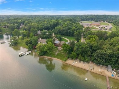 **Stunning Walnut Lake Waterfront on Cove Lane** Welcome to 130 - photo 14
