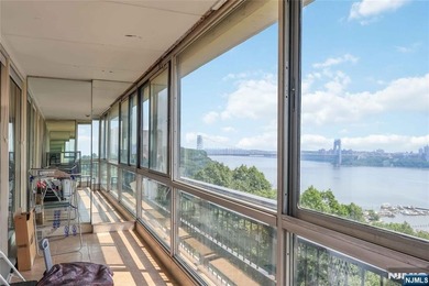 Corner end unit! Spacious two-bedroom, two-bathroom residence in - photo 15