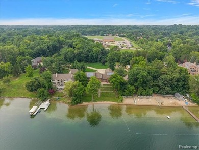 **Stunning Walnut Lake Waterfront on Cove Lane** Welcome to 130 - photo 15