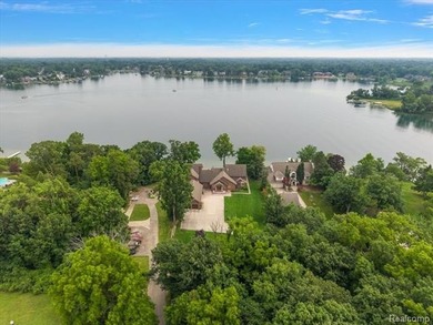 **Stunning Walnut Lake Waterfront on Cove Lane** Welcome to 130 - photo 18