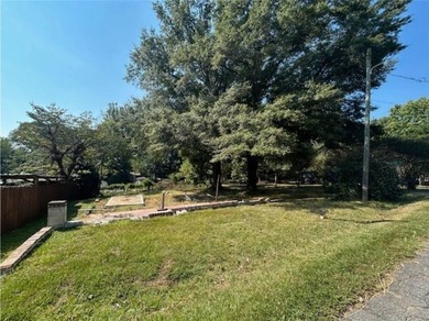 Lake Allatoona Lot Sale Pending in Acworth Georgia