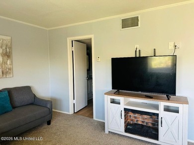 This beautifully one-bedroom, partially furnished refreshed - photo 12