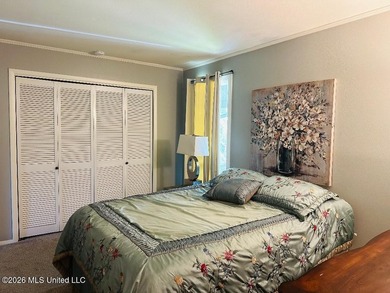 This beautifully one-bedroom, partially furnished refreshed - photo 15