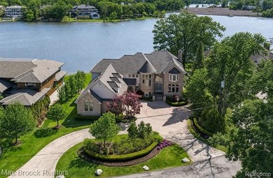 Perched above the shoreline with sweeping, unobstructed views - photo 1