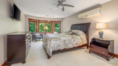 Some homes simply check the boxes. This one defines the - photo 21