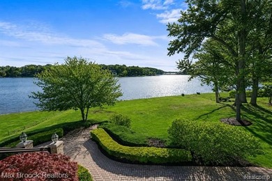 Perched above the shoreline with sweeping, unobstructed views - photo 3