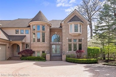 Perched above the shoreline with sweeping, unobstructed views - photo 7