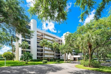 Lake Condo For Sale in Boca Raton, Florida