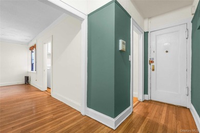 Welcome to this spacious and well-maintained two-bedroom - photo 4
