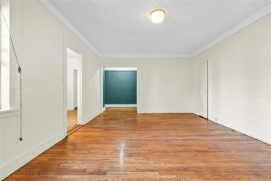 Welcome to this spacious and well-maintained two-bedroom - photo 5