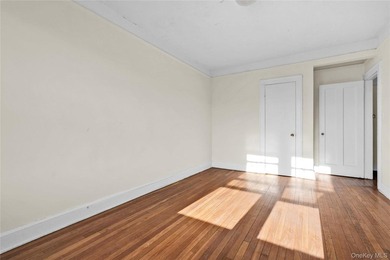 Welcome to this spacious and well-maintained two-bedroom - photo 10