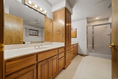 Welcome to your dream retreat, a single-level 3-bedroom, 2 - photo 14