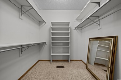 Welcome to your dream retreat, a single-level 3-bedroom, 2 - photo 17