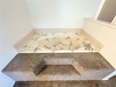 This cozy and spacious 1860 s f 3 bedrooms 3 bathrooms house has