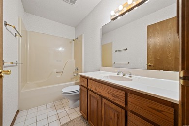 Welcome to your dream retreat, a single-level 3-bedroom, 2 - photo 20
