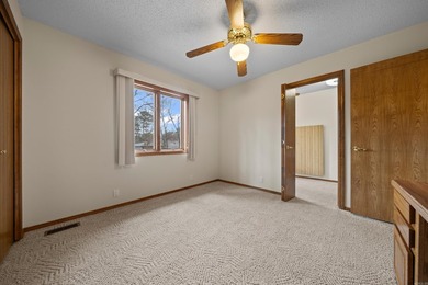 Welcome to your dream retreat, a single-level 3-bedroom, 2 - photo 23