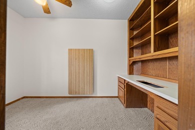 Welcome to your dream retreat, a single-level 3-bedroom, 2 - photo 24