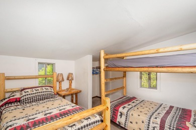 Tucked away near beautiful Priest Lake, this darling and - photo 12