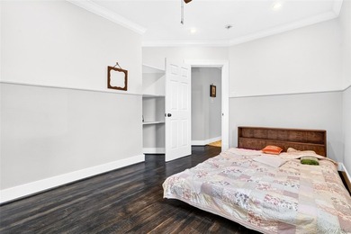 3BR | 4Ba | Elegant pre-war residence on a DOUBLE LOT with - photo 23