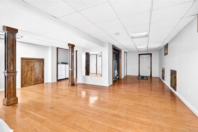 3BR | 4Ba | Elegant pre-war residence on a DOUBLE LOT with - photo 40