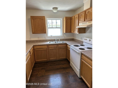 Welcome home to this cozy 3 bedroom, 1 bath property featuring a - photo 4
